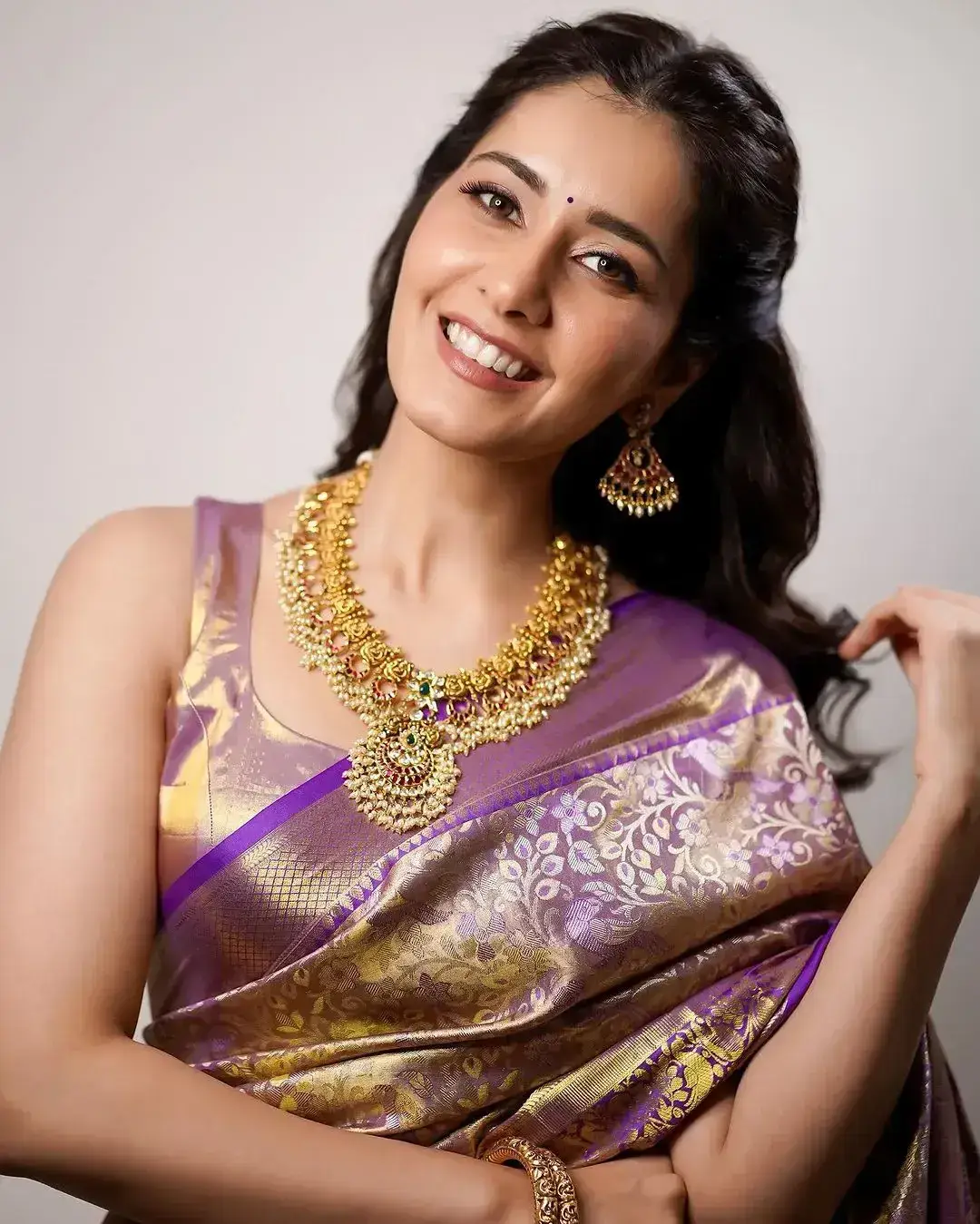 TELUGU ACTRESS RASHI KHANNA IN BLUE PATTU SAREE 2